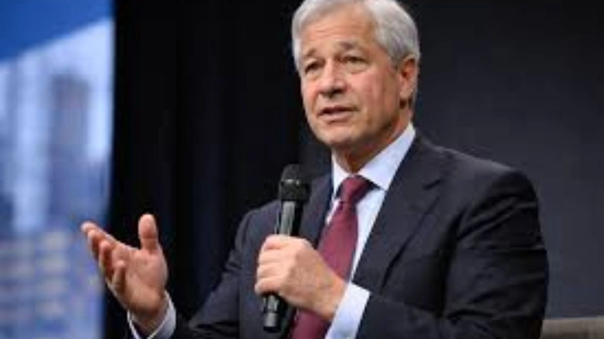 Jamie Dimon avverte rischi simili al pre-crisi finanziaria